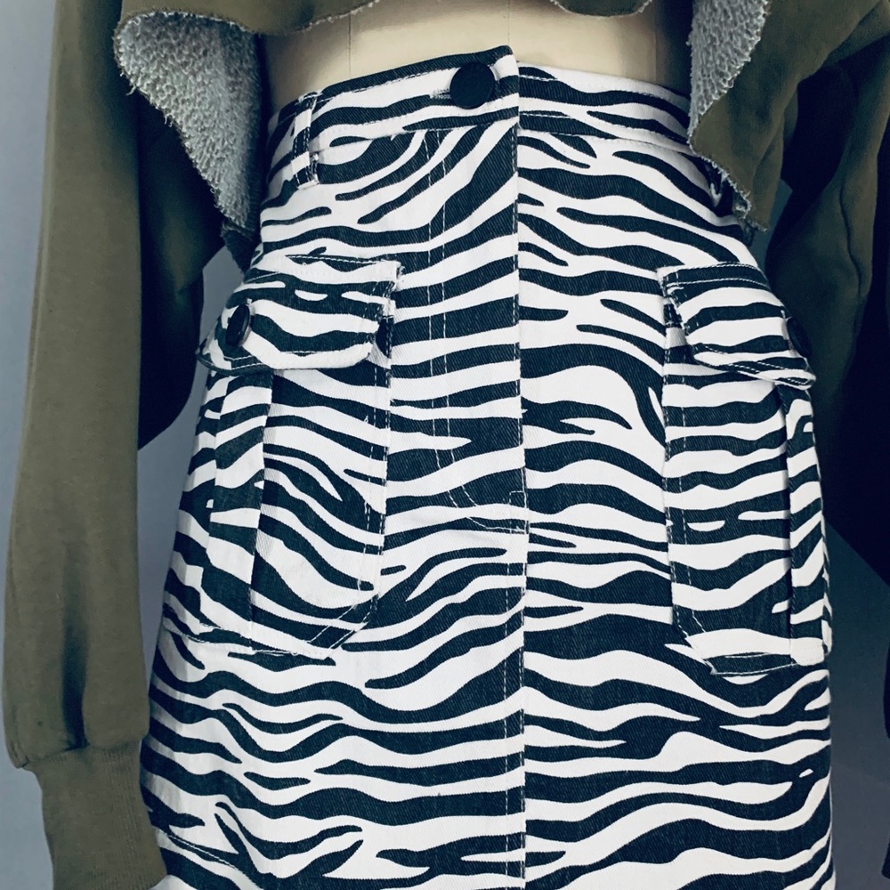 Zebra mini skirt - Picture 2 of 4